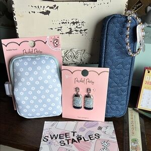 Packed Party Blue Floral Pouch & Earrings Set Tumbler Pouch🎀 bundle